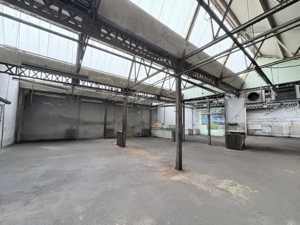 Local commercial 440 m² 