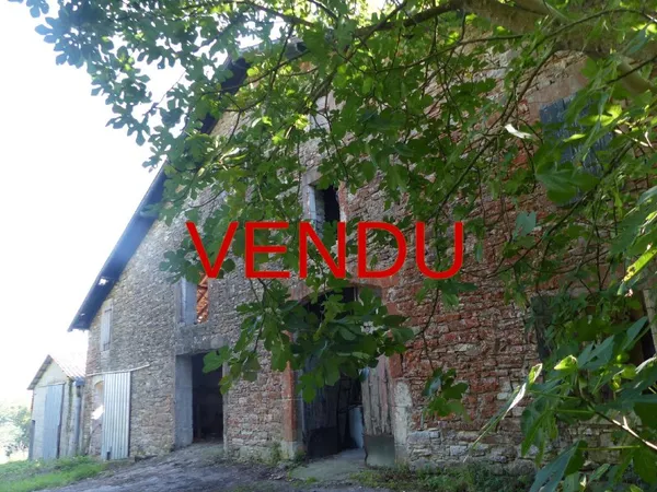 FERME AVEC 4 HECTARES VENDUE