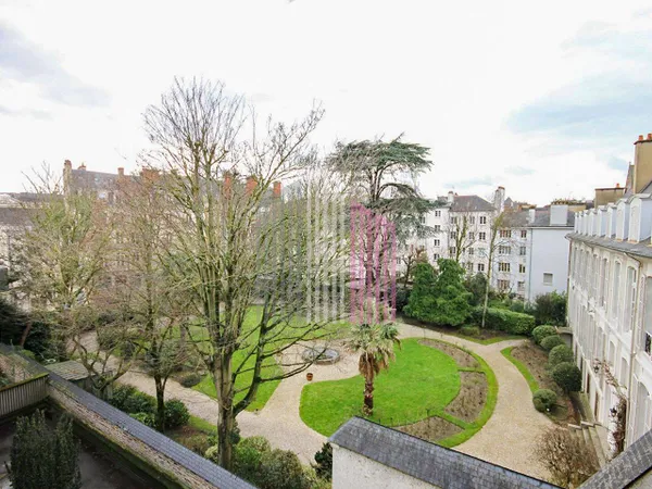 Appartement 4 pièces 77 m² 