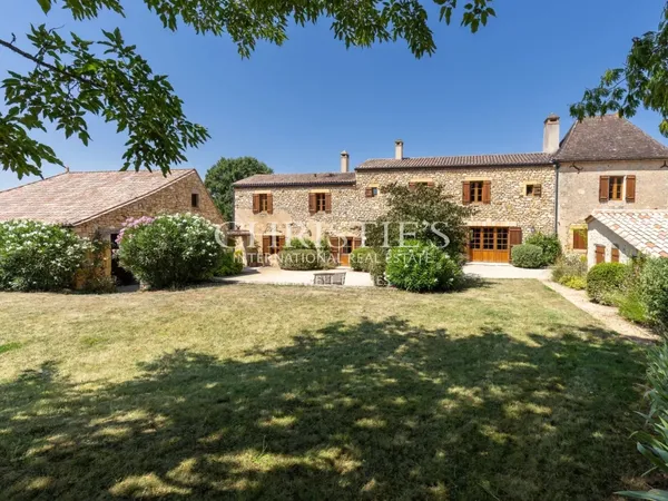 Un domaine d'exception en Dordogne - Élégance, charme et sérénité 