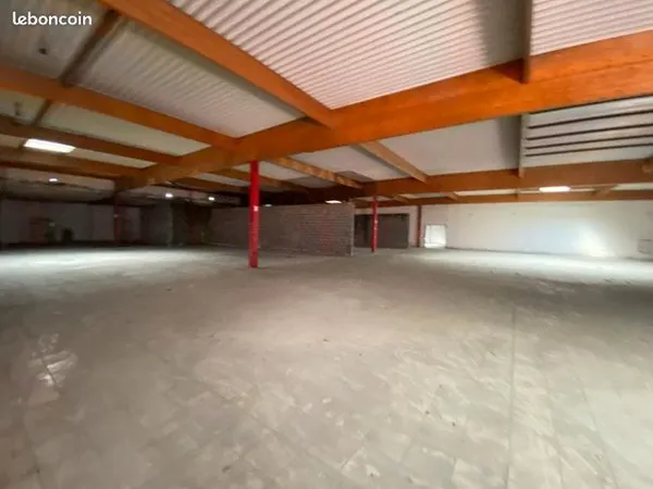 Local commercial 2000 m² 