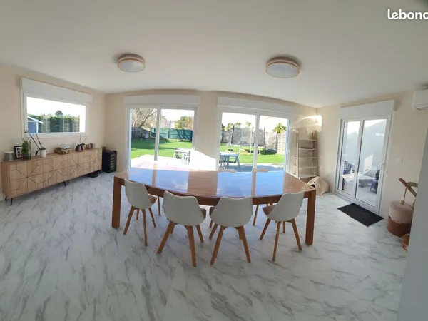 Maison plain-pied 125 m² - 4 chambres - Grand terrain - à seulement 700 m du bourg et des écoles 