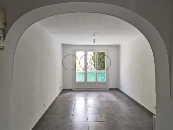 APPARTEMENT TYPE 3 DE 54.53 M2 + PARKING COLLECTIF + CAVE - 
