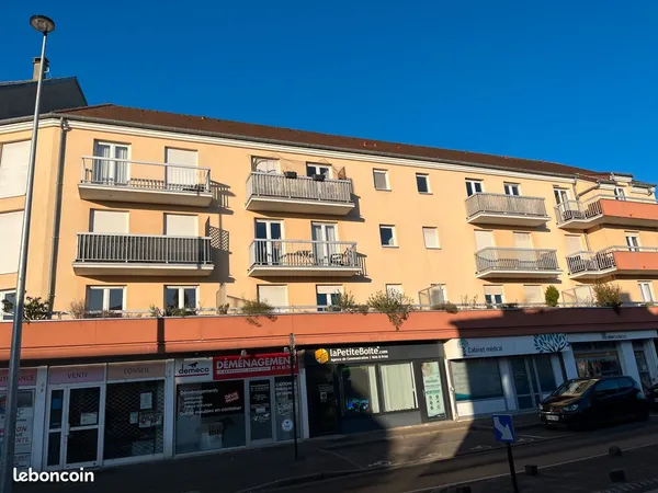 À louer - Bel appartement F2 à Rambouillet, 8 minutes à pied de la gare 