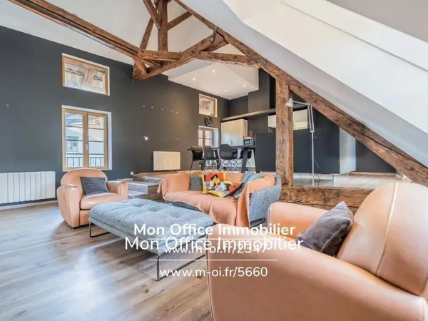 Studio 5 pièces 115 m² 