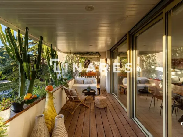 LE VOYAGE - Appartement T4 de 122m² - Terrasse - Cave - 13008 