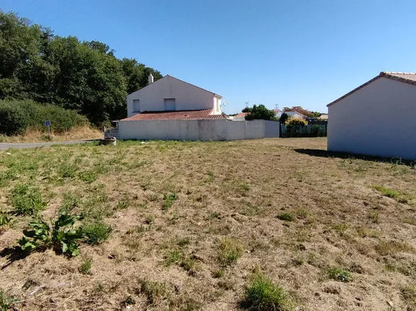 BELLEVILLE SUR VIE - Terrain à bâtir 
