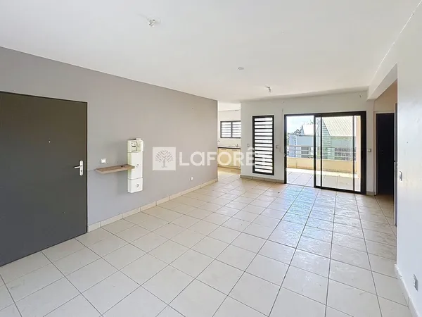Ref J102- Appartement T3 de 65.29m² à louer à Raisins Clairs Saint-François 