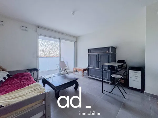 Studio 1 pièce 25 m² 