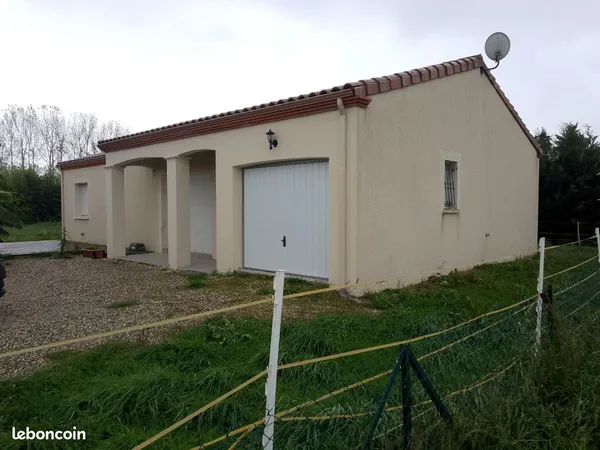 Maison à louer à Sainte-Livrade-sur-Lot proximité tout commerce 