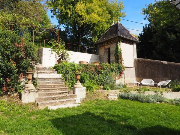 Maison 10 pièces 255 m² 