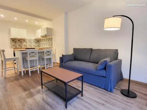 Studio 1 pièce 28 m² 