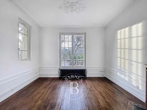 Le service location de la Maison BARNES vous propose ce bien : 