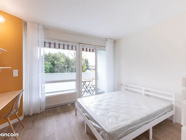 Chambre dans colocation meublée - Lormont 