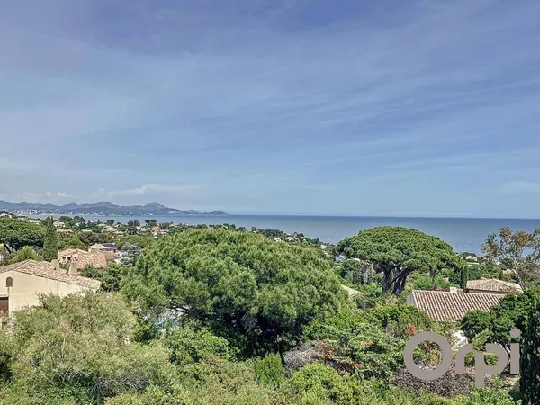 Propriété 261 m² 