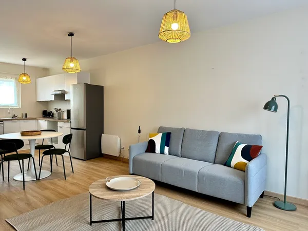 Loue chambre dans maison 