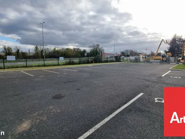 Local d'activité 259 m² 