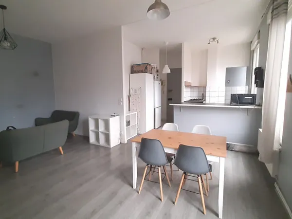 SAINT-ETIENNE - APPARTEMENT T3 - 72 M2 - PLACE CARNOT 