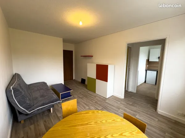 Studio 1 pièce 26 m² 