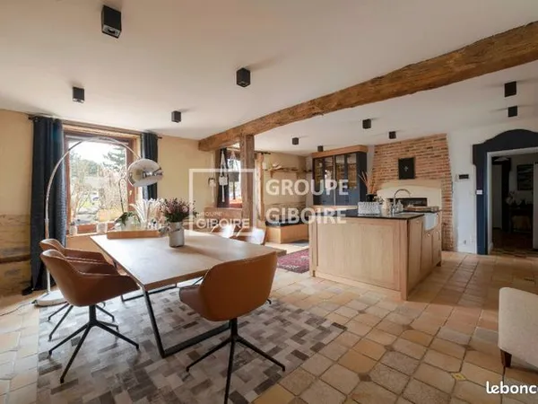 Maison 8 pièces 226 m² 