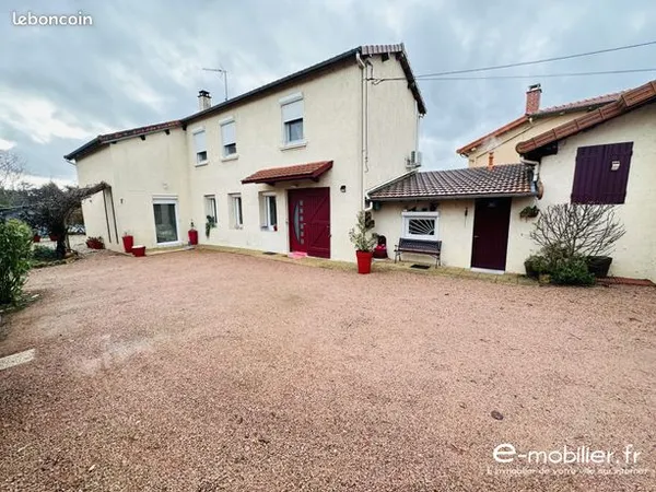 Maison 5 pièces 145 m² 