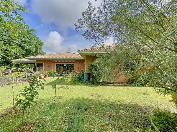 Villa plain pied Camblanes et Meynac 