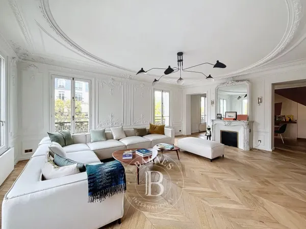 Le service location de la maison BARNES vous présente ce bien : 