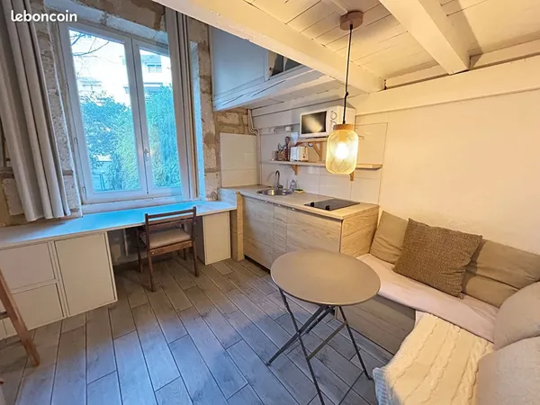 Studio 1 pièce 15 m² 