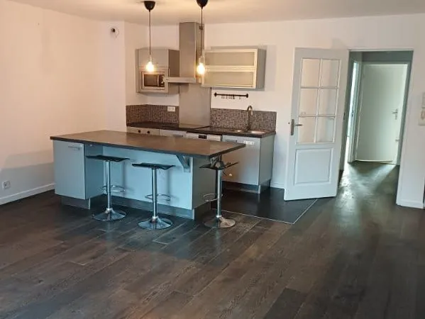 Lille Saint-Maurice - T3 traversant 85 m² avec ascenseur et garage - Excellent état 