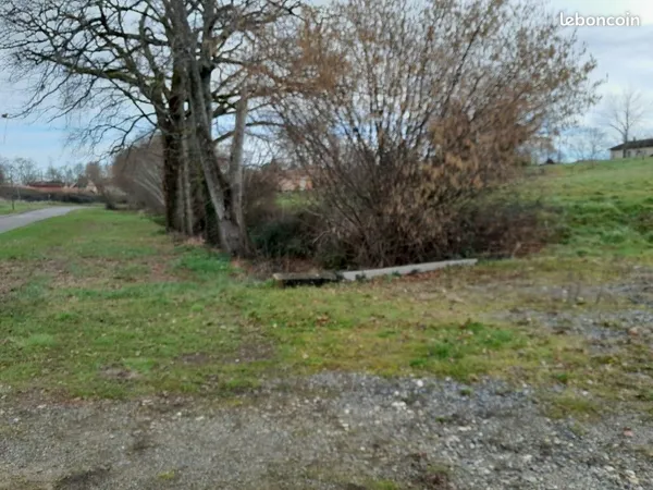 Terrain 700 m² Landiras 