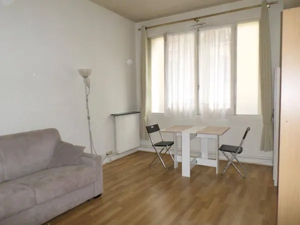 Studio 1 pièce 23 m² 