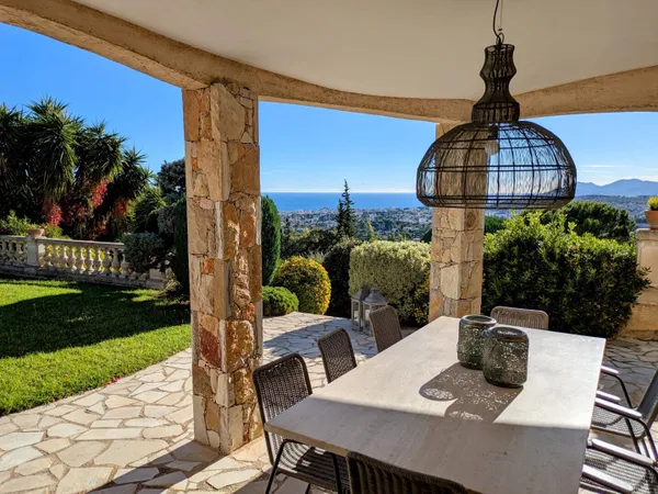 Maison 6 pièces 204 m² 
