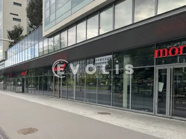 Bureaux - A LOUER - 399 m² non divisibles 