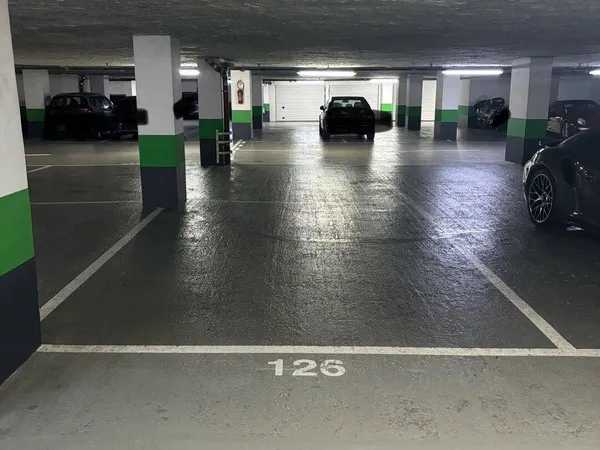 Parking 12 m² 