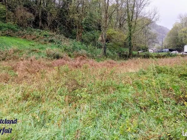 Terrain 1880 m² Izeste 