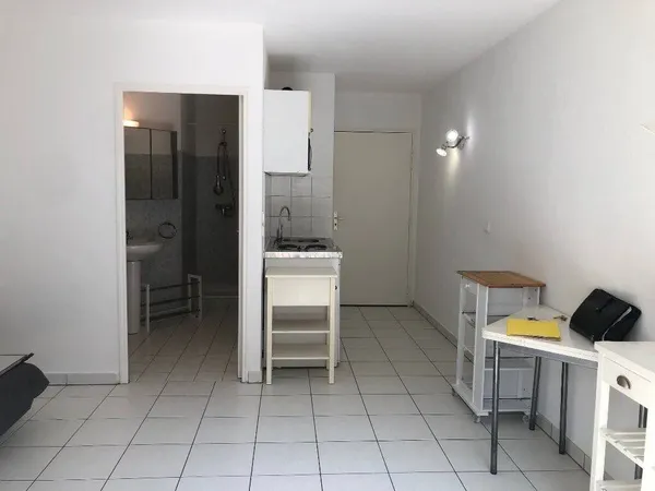 Studio 1 pièce 21 m² 