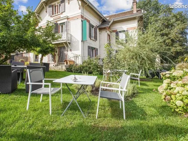 Maison 21 pièces 576 m² 