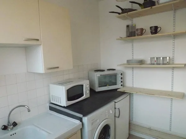 Studio 1 pièce 25 m² 