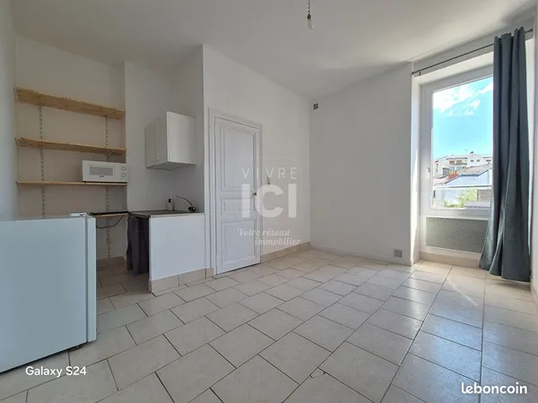 Studio 1 pièce 16 m² 
