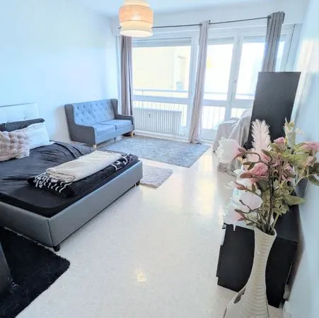Studio cosi 32m2 meublé avec place de parking et cave 