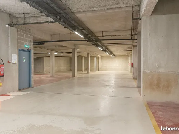 Entrepôt 100 m² MALAKOFF 