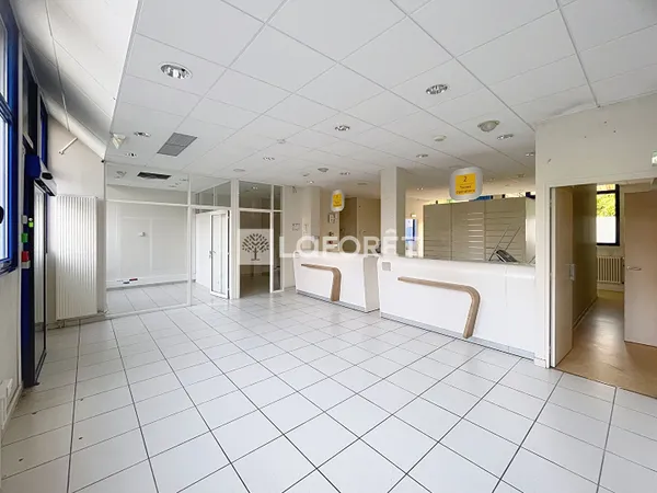 Local commercial 147 m² 