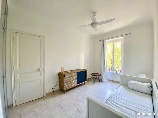 Studio 1 pièce 26 m² 