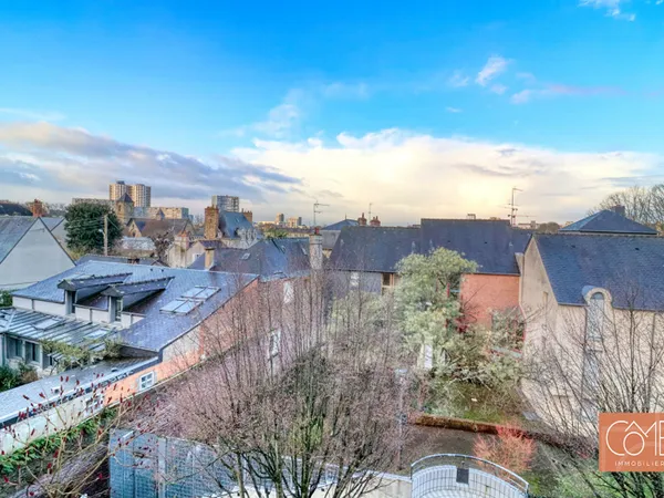 EXCLUSIVITE À VENDRE RENNES CENTRE VILLE 35000 - T2 DE 34 M² - RUE DE SAINT MALO - GARAGE FERME - 