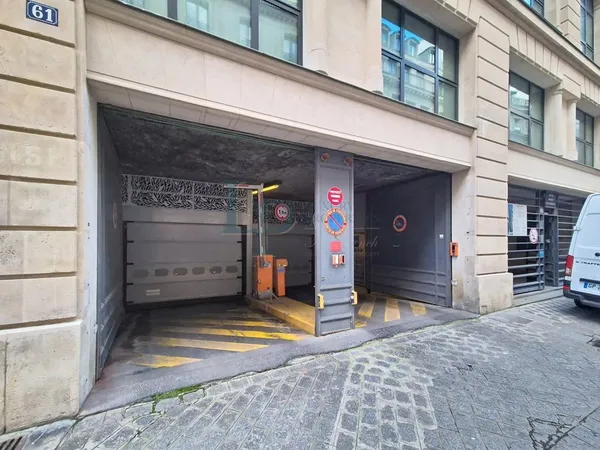 13 Emplacements de Parking Paris 9ème 