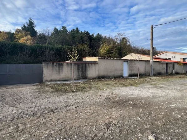 Maison Maison/hangar/bureau/parking 