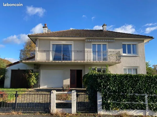Maison individuelle 150 m2 dans un lotissement proche d'Aurillac 
