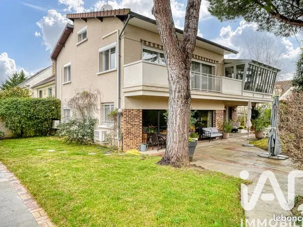 Maison 8 pièces 196 m² 