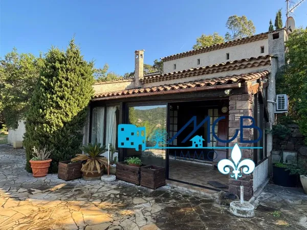 Villa a renover sur terrain de 2360m2
