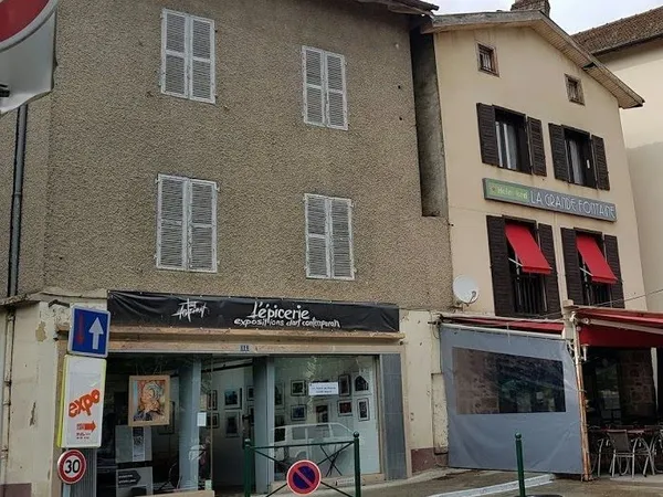 Commerce + immeuble 